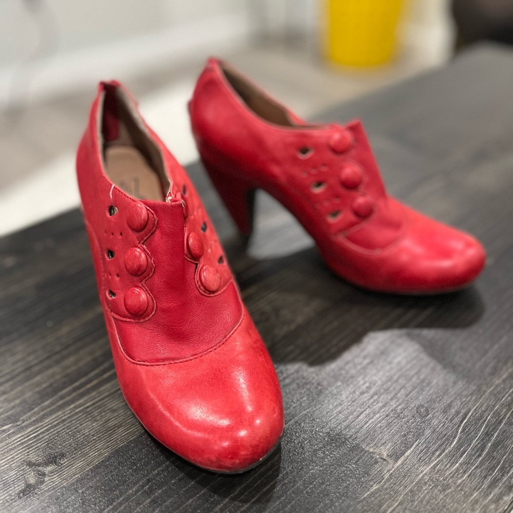 Red Miz Mooz hight heels